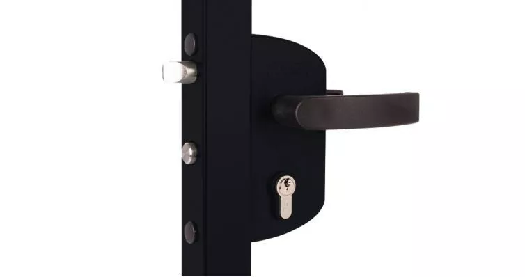 Замок LAKZ 6060 P1L корпус из полиамида с ручками из полимиада, черный RAL 9005 GL GL купить в краснодаре
