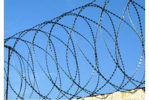 Спиральный барьер безопасности из армированной колючей ленты:бухта 955мм 5 витков в п.м, клепок-5 ГОСТ 3282-74 (20м) GL купить в краснодаре