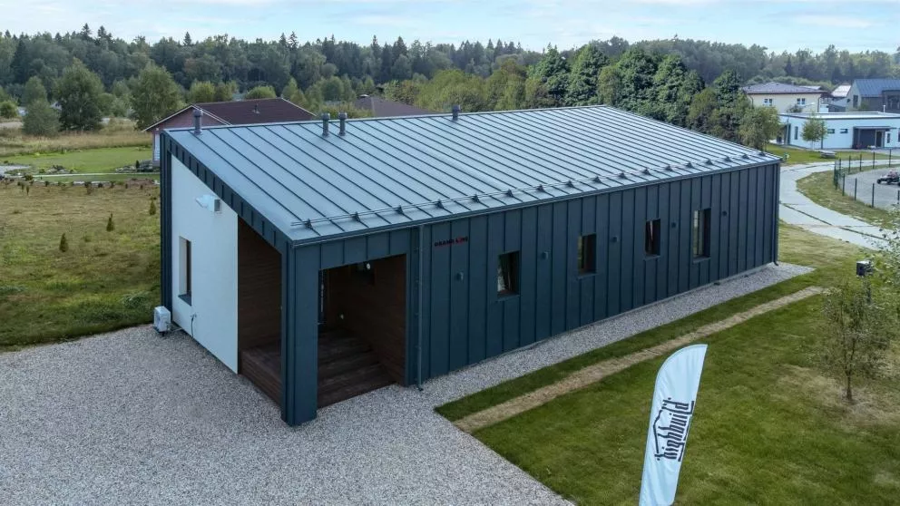 Фальц двойной стоячий Grand Line 0,45 PE с пленкой на замках RAL 7016 антрацитово-серый купить в краснодаре