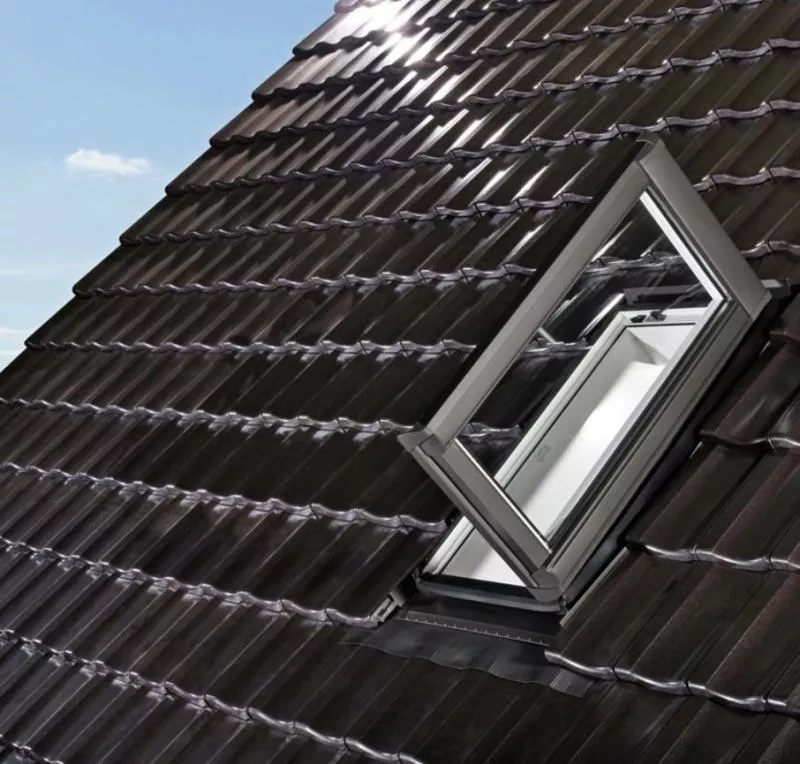 Кровельный люк ROTO WDA R35 K W WD, 65х118 выход на кровлю ПВХ, отапливаемая мансарда, однокамерный купить в краснодаре