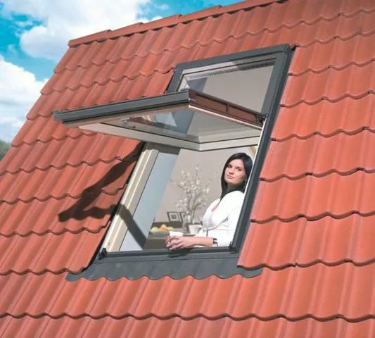 Мансардное окно Fakro (Факро) FYP-V U3 proSky с приподнятой осью открывания 78х160 см купить в краснодаре