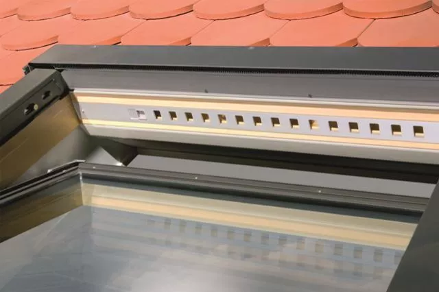 Мансардное окно Fakro (Факро) с комби-открыванием FPP-V Max U3 preSelect 94х118 см купить в краснодаре