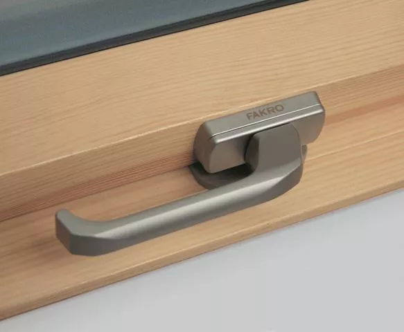 Мансардное окно Fakro (Факро) с комби-открыванием FPP-V Max U3 preSelect 94х118 см купить в краснодаре