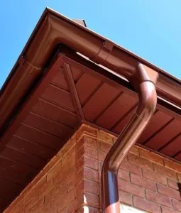 Купить металлические водосточные системы (водостоки) с доставкой, монтажом в Краснодаре по выгодной цене в компании Кровельный дом