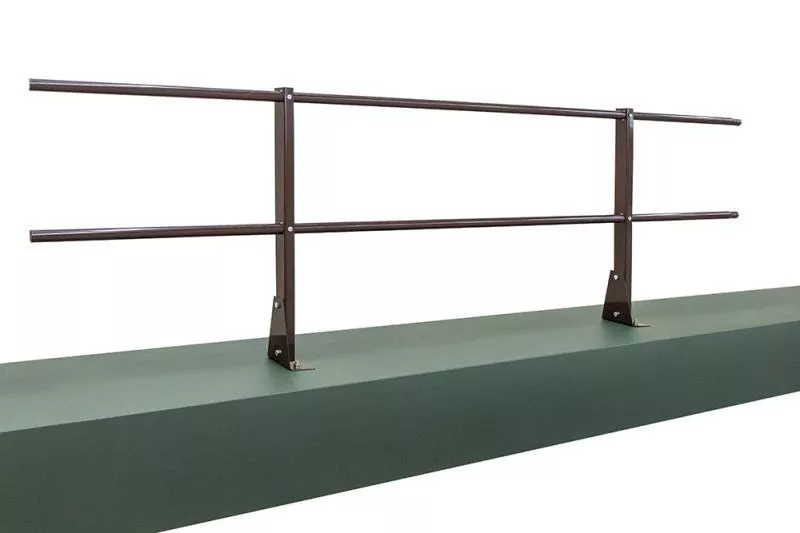 Ограждение кровельное для парапета на плоскую кровлю RAL 8017(2,0х0,9м) купить в краснодаре