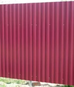 Забор из профнастила под ключ в Краснодаре по низкой цене от производителя с доставкой по Краснодару и области в интернет-магазине Торговый Дом Кровельный.