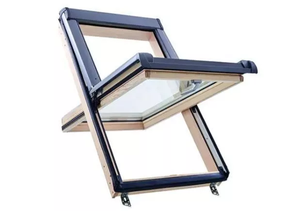 Окно ROTO Designo R45 H 114x118 из дерева однокамерное купить в краснодаре