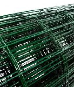 Сварная рулонная сетка для заборов. Купить металлическую рулонную сетку для забора по акции в Краснодаре в ТД Кровельный.