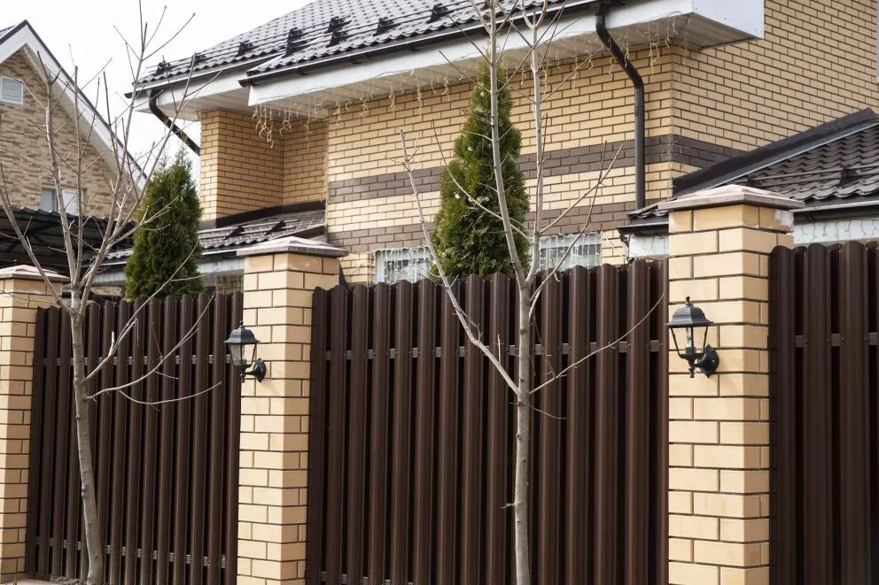 Штакетник Круглый фигурный 0,4 PE-Double RAL 8017 шоколад купить в краснодаре