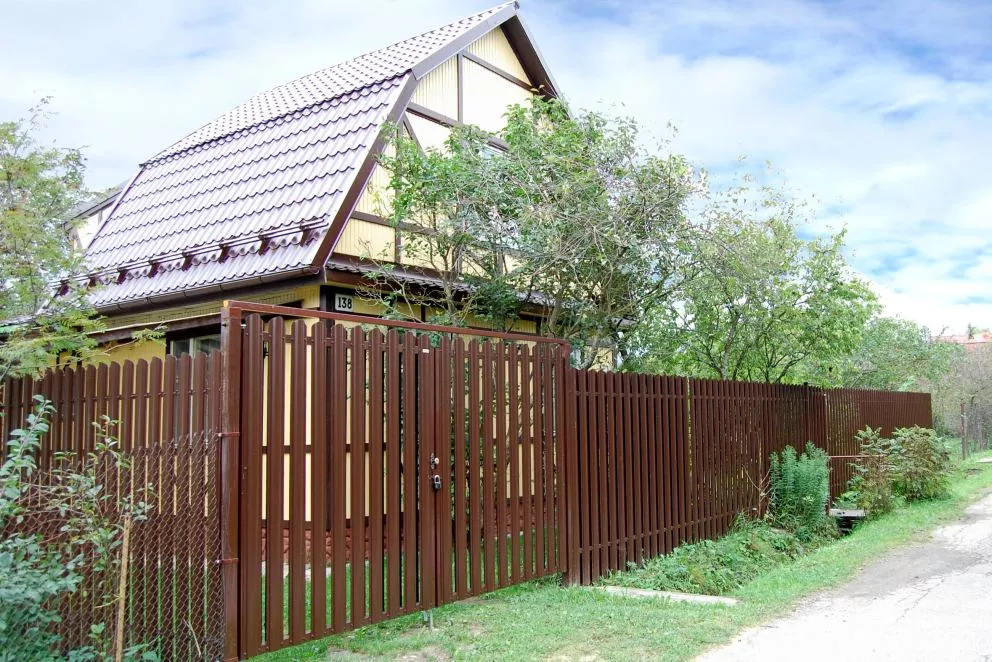 Штакетник Круглый фигурный 0,4 PE-Double RAL 8017 шоколад купить в краснодаре