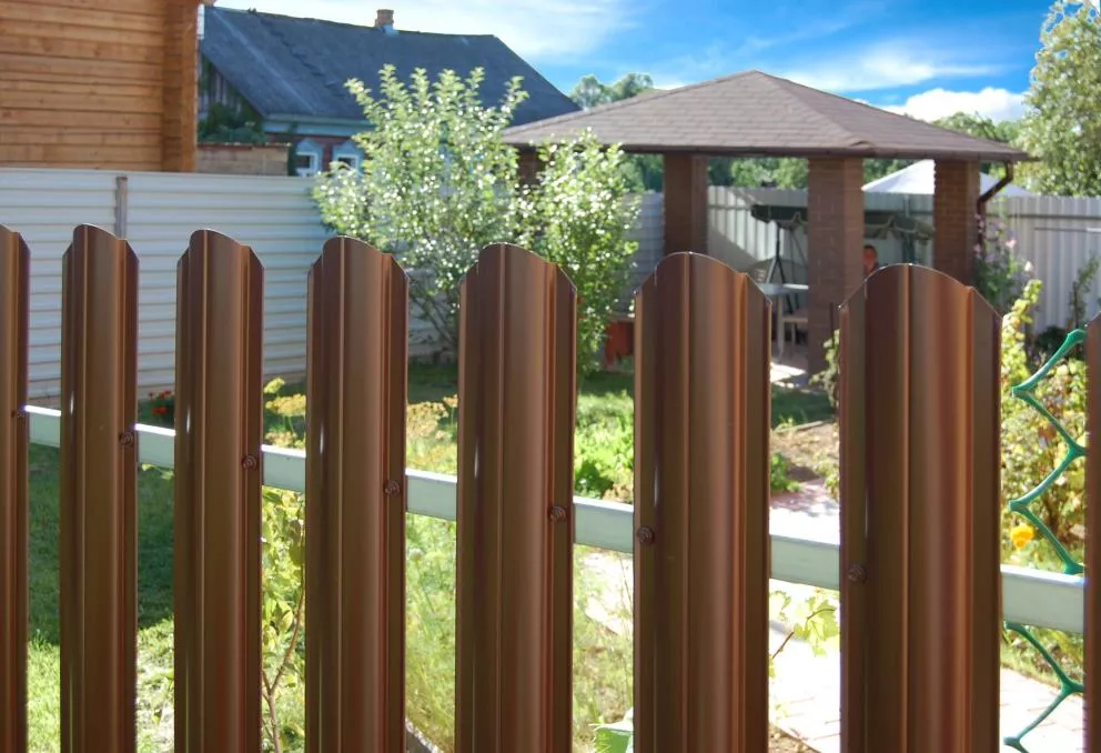 Штакетник Круглый фигурный 0,4 PE-Double RAL 8017 шоколад купить в краснодаре