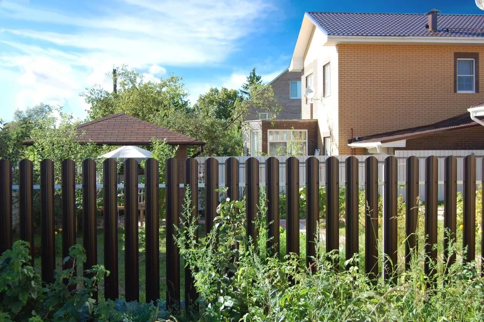 Штакетник Круглый фигурный 0,4 PE-Double RAL 8017 шоколад купить в краснодаре