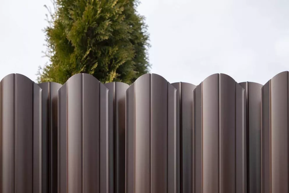 Штакетник Круглый фигурный 0,4 PE-Double RAL 8017 шоколад купить в краснодаре