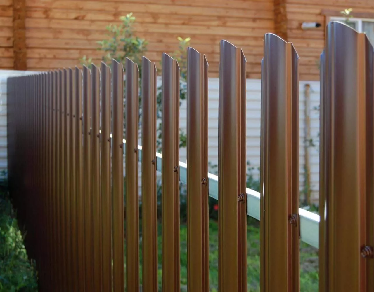 Штакетник Круглый фигурный 0,4 PE RAL 6005 зеленый мох купить в краснодаре