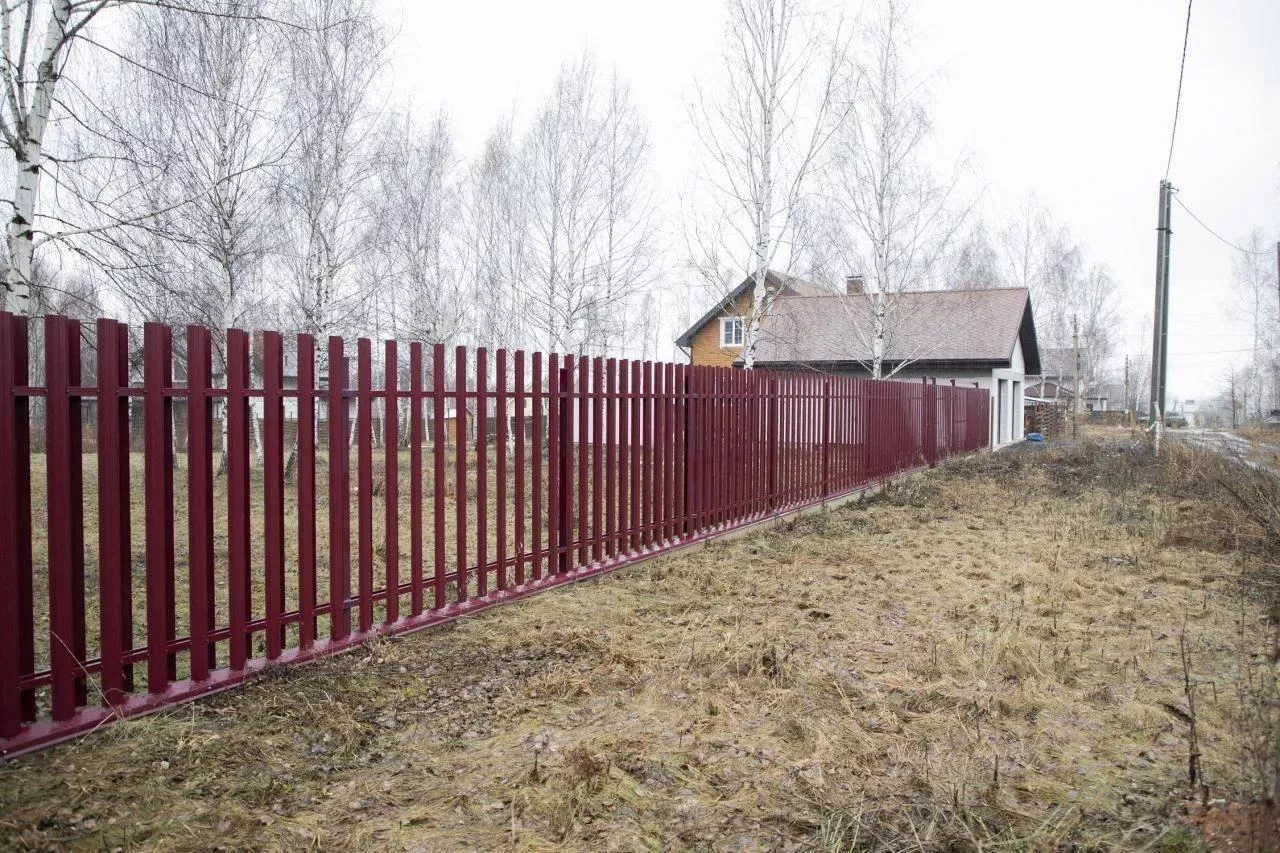 Штакетник П-образный В с прямым резом 0,5 Satin RAL 3005 красное вино купить в краснодаре