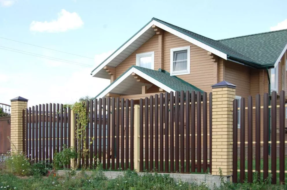 Штакетник Прямоугольный фигурный 0,5 PE RAL 6005 зеленый мох купить в краснодаре