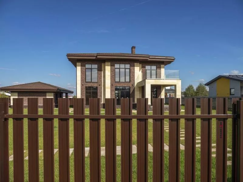 Штакетник Прямоугольный с прямым резом 0,4 PE-Matt-Double RAL 8017 шоколад купить в краснодаре