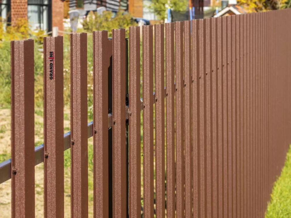 Штакетник Прямоугольный с прямым резом 0,5 Satin Matt RAL 8017 шоколад купить в краснодаре