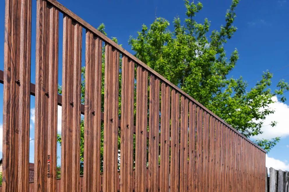 Штакетник Twin с прямым резом 0,5 GreenCoat Pural BT RR 32 темно-коричневый (RAL 8019 серо-коричневый) купить в краснодаре