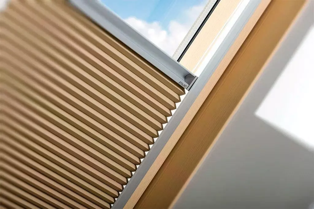 Штора APF II 94*140 602 (бежевый) Fakro купить в краснодаре