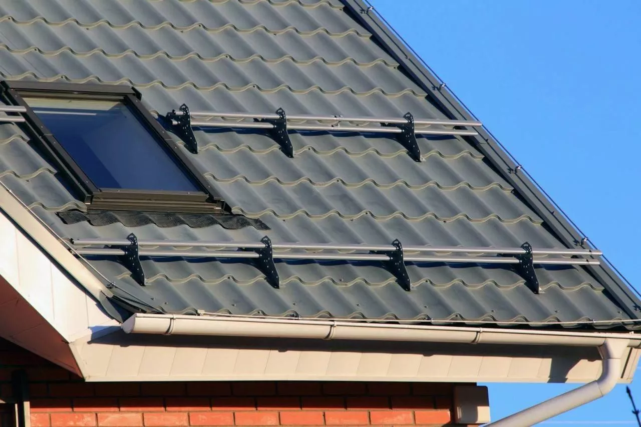 Снегозадержатель трубчатый Grand Line RAL 3003 1м купить в краснодаре