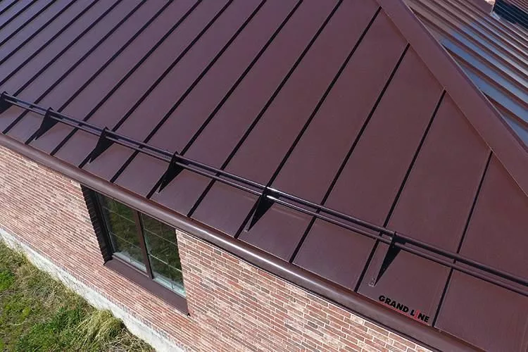 Снегозадержатель трубчатый для фальцевой кровли Optima RAL 8017 1м купить в краснодаре