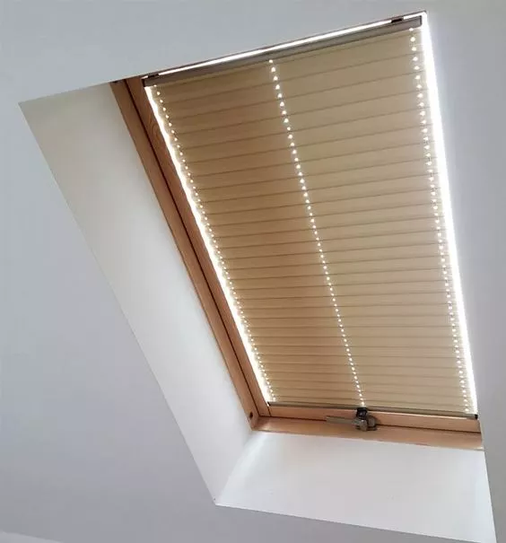 Универсальная плиссированная штора OPS 78х140см Fakro купить в краснодаре