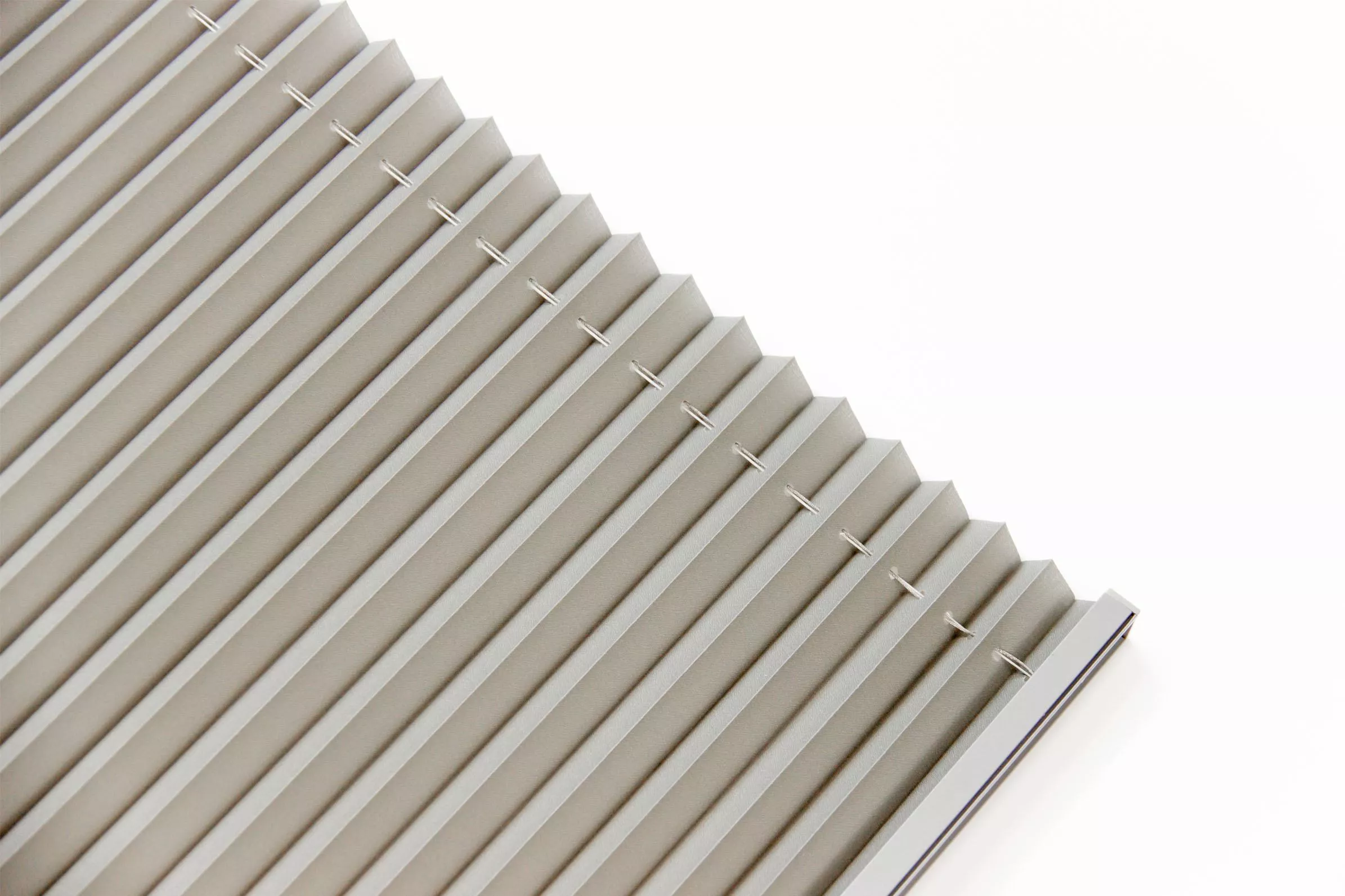 Универсальная плиссированная штора OPS 94х140см Fakro купить в краснодаре