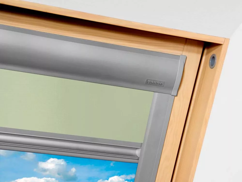 Затемняющая штора ARF 114*118 059 (светло-зелёный) Fakro купить в краснодаре