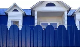 Штакетник Grand Line П-образный B фигурный 0,45 PE RAL 5005 Сигнальный синий купить в краснодаре