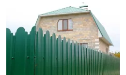 Штакетник Grand Line П-образный А фигурный 0,4 PE Double RAL 6005 Зеленый мох купить в краснодаре