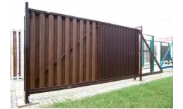 Вид после установки ворота откатные Colority Zinc 2,03x4,0 RAL 8017