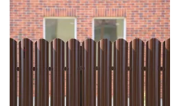 Штакетник Круглый фигурный 0,4 PE RAL 8017 шоколад купить в краснодаре