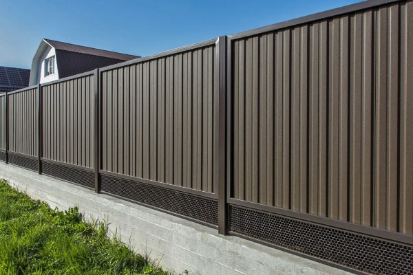 забор из профнастила